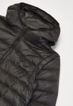 Even&Odd Gewatteerde Jas - Black -Stijl Verkoop 4e5ce88eb97042598457d7278497afb8
