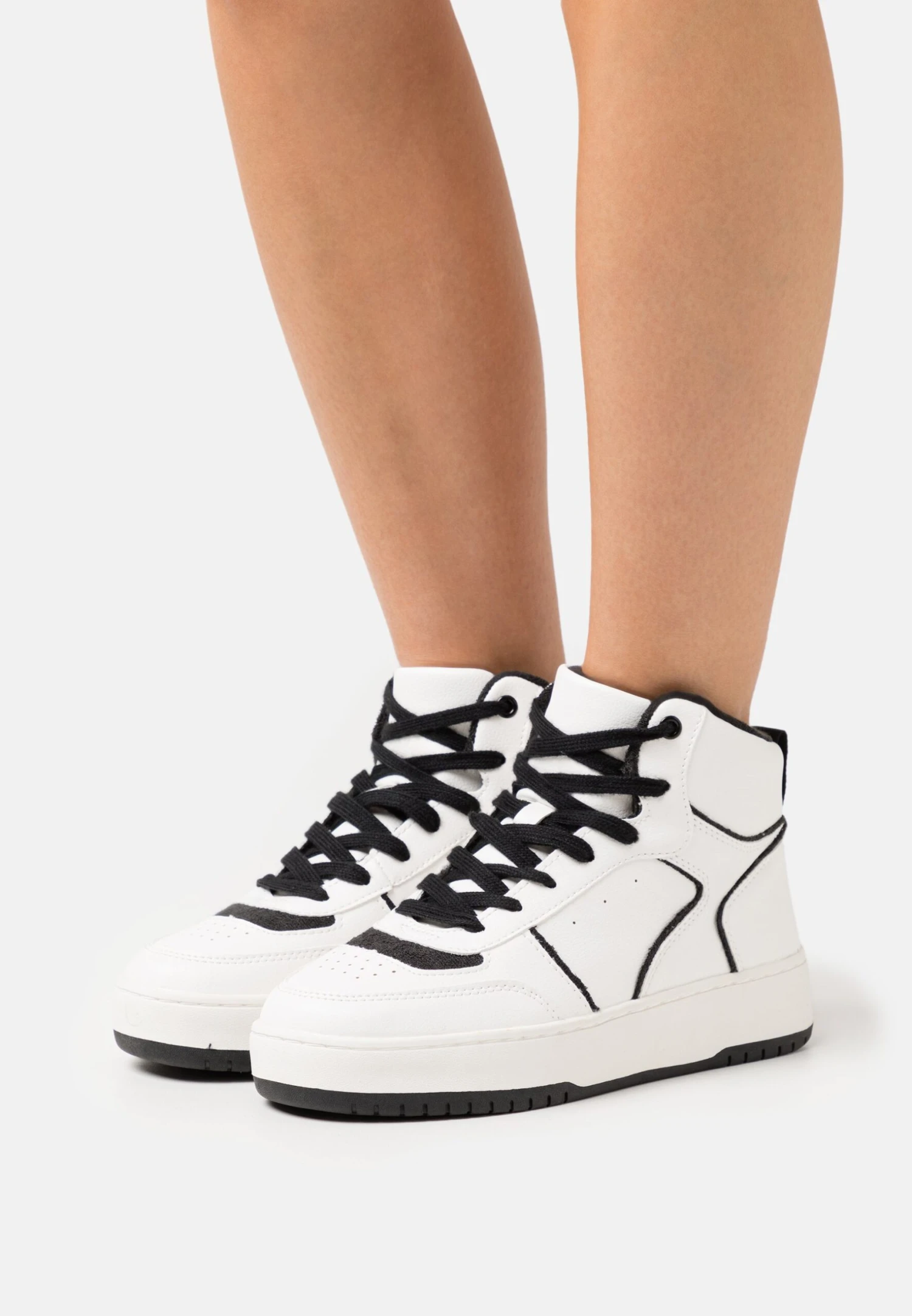 Even&Odd Sneakers Hoog - White/Black 1 Even&Odd Sneakers Hoog - White/Black
