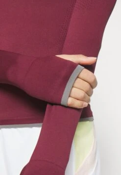 Longsleeve - Bordeaux -Stijl Verkoop 947382a554424f759c7b1d0d53bfc481