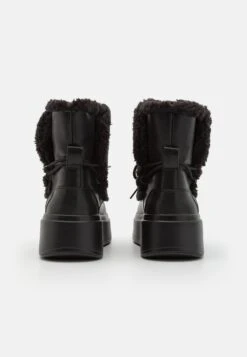 Even&Odd Enkellaarsjes Met Sleehak - Black 7 Even&Odd Enkellaarsjes Met Sleehak - Black -Stijl Verkoop a8f489c279f7421996862c51e01a22cd