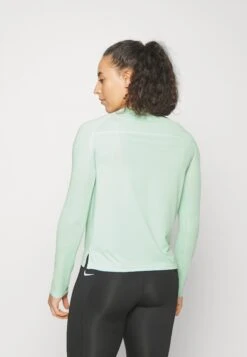 Longsleeve - Light Green -Stijl Verkoop d2593f1fec8a4793bbe7f5a0b1b89f0b