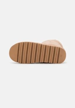 Even&Odd Enkellaarsjes Met Plateauzool - Beige -Stijl Verkoop e3b21e44a6854bbaa7100337625e8a91